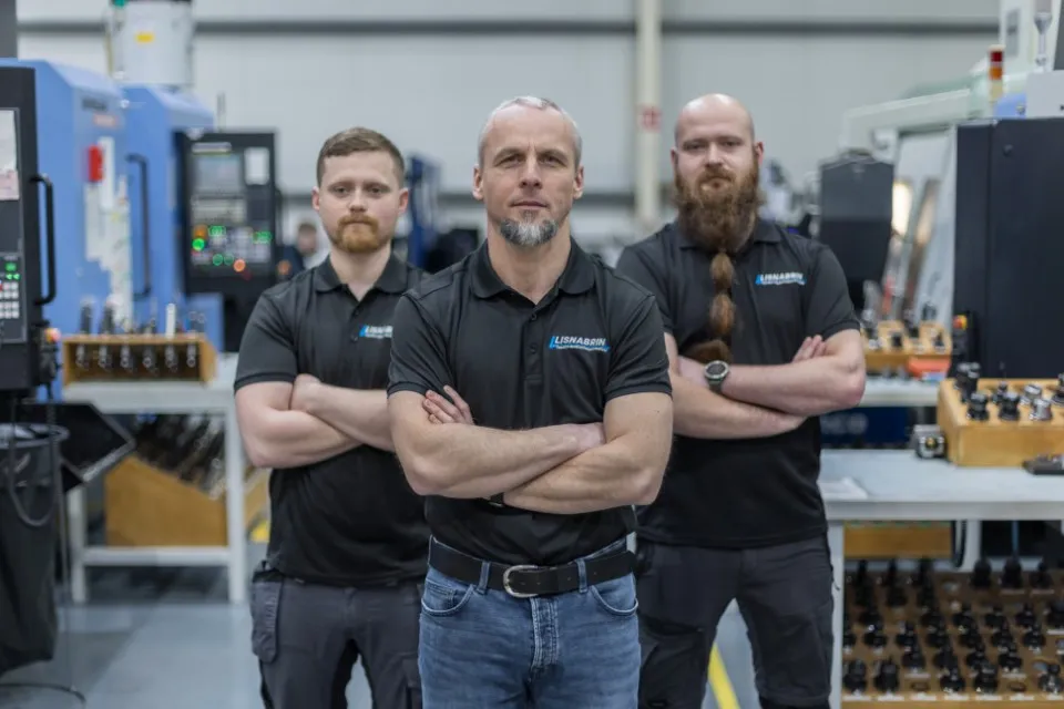 manufacturing team group shot